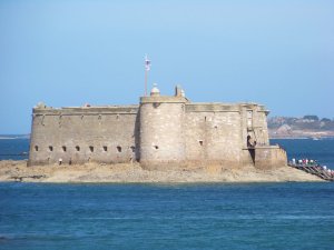 profiter de votre sjour dans le gite pour aller visiter le chateau du taureau en baie de morlaix