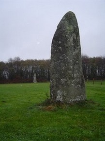 menhirs et dolmens aux environs du gite finistere
