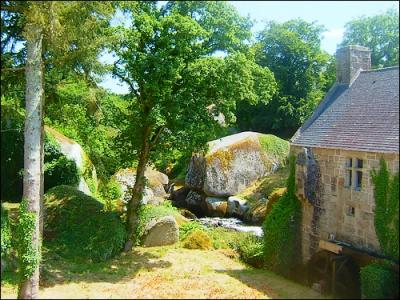 moulin du chaos  huelgoat,  ct de scrignac o se trouve le gite