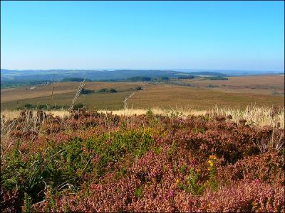 paysages diversifis dans les monts d'arree ou se trouve la maison 2 personnes ty bihan baradoz